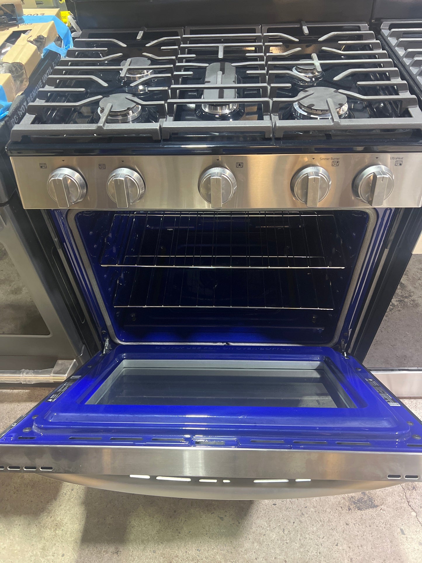 LG 30" 5.8 Cu. Ft. True Convection 5-Burner Freestanding Gas Air Fry Range (LRGL5825F) – Stainless