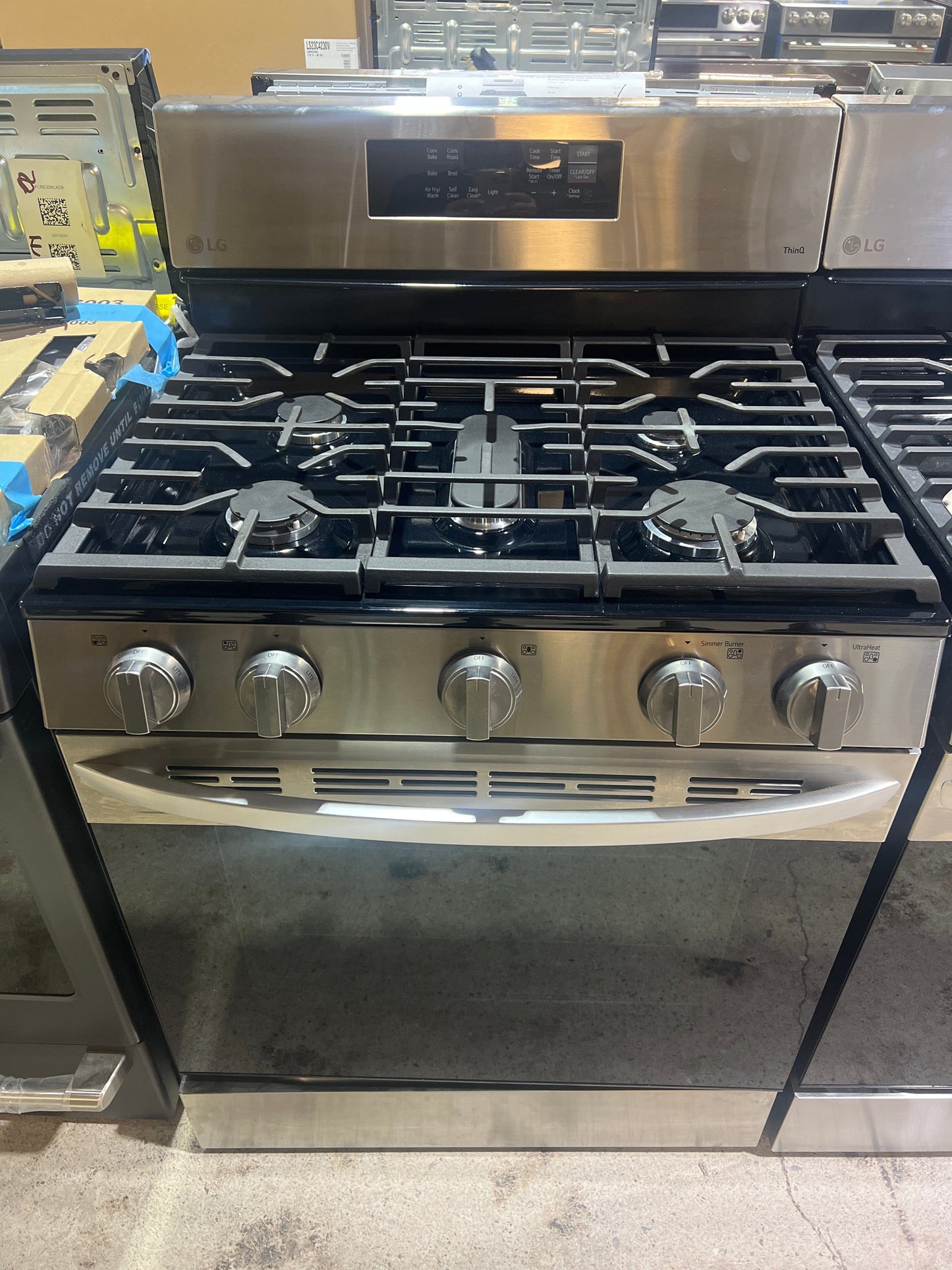 LG 30" 5.8 Cu. Ft. True Convection 5-Burner Freestanding Gas Air Fry Range (LRGL5825F) – Stainless