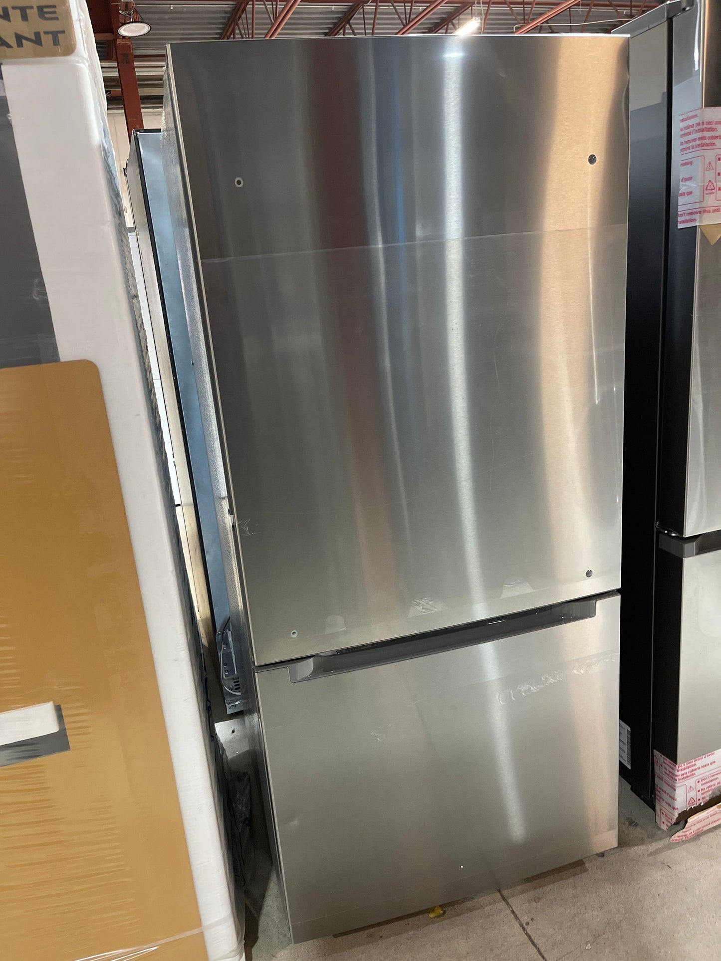 Moffat 18.6 Cu. Ft. Bottom Mount Refrigerator Stainless Steel - MDE19DSNKSS