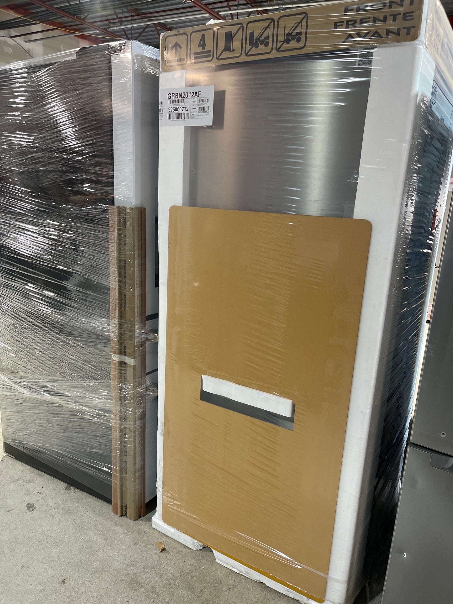 Frigidaire Gallery GRBN2012AF Bottom Freezer Refrigerator, 30 inch Width, ENERGY STAR Certified, Ice Dispenser (Freezer Located), 20 cu. ft. Capacity, Water Dispenser (Interior), Stainless Steel color