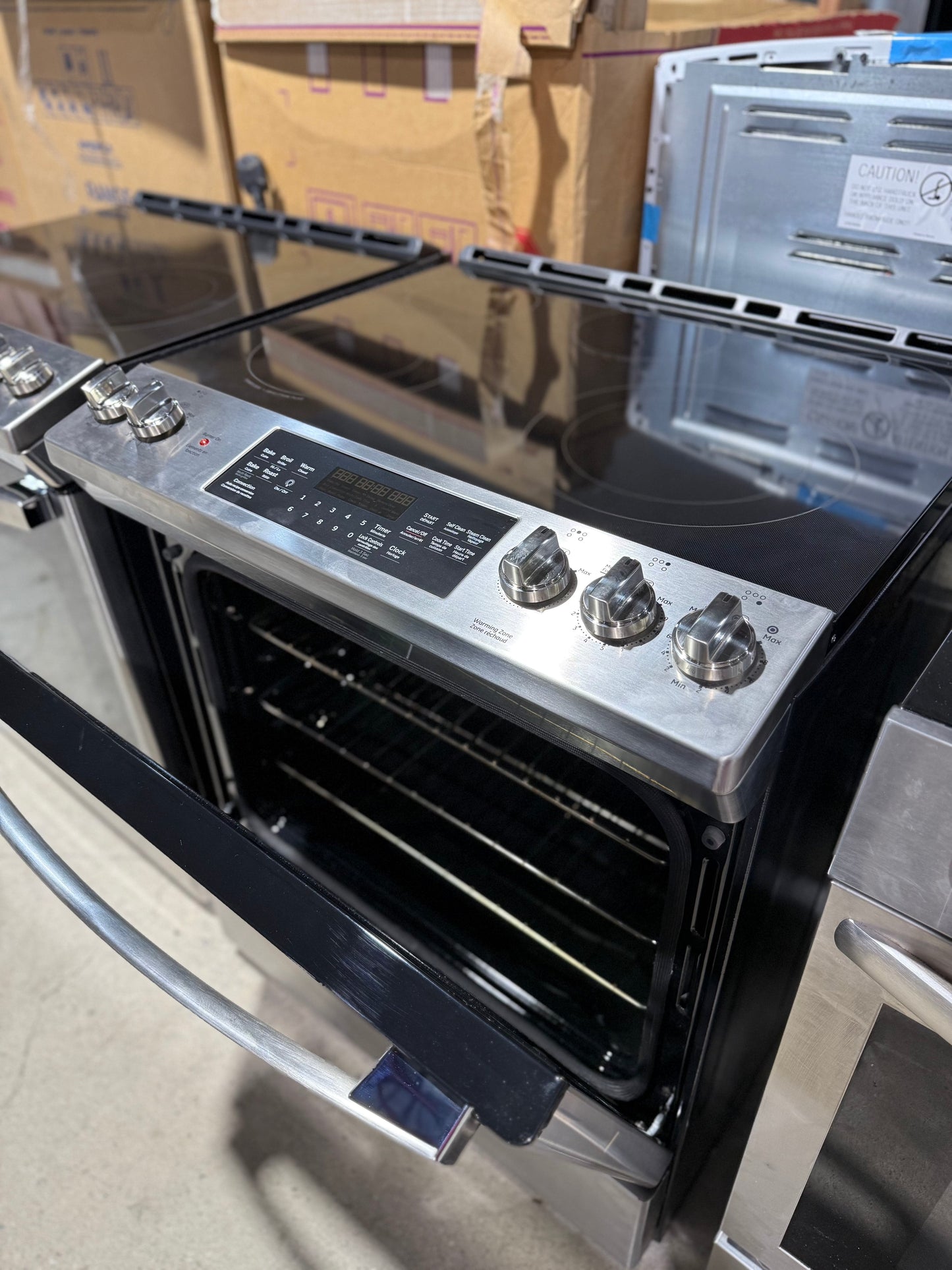 GE 30" ELECTRIC SLIDE-IN FRONT CONTROL TRUE CONVECTION RANGE WITH STORAGE DRAWER STAINLESS STEEL - JCS840SMSS
