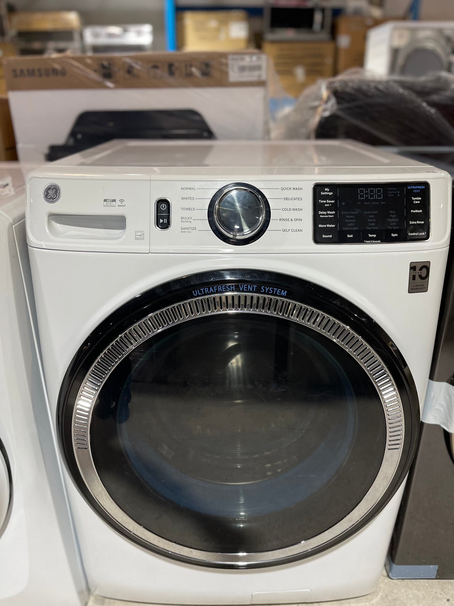 GE GFW550SMNWW Front Load Washer, 28 inch Width, ENERGY STAR Certified, 5.5 cu. ft. Capacity, 10 Wash Cycles, 5 Temperature Settings, Stackable, White