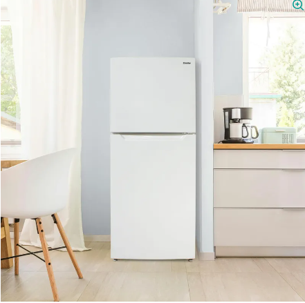 "Upgrade Your Space with Scratch and Dent Apartment Size Fridges: Quality, Savings, and Warranty Included!"