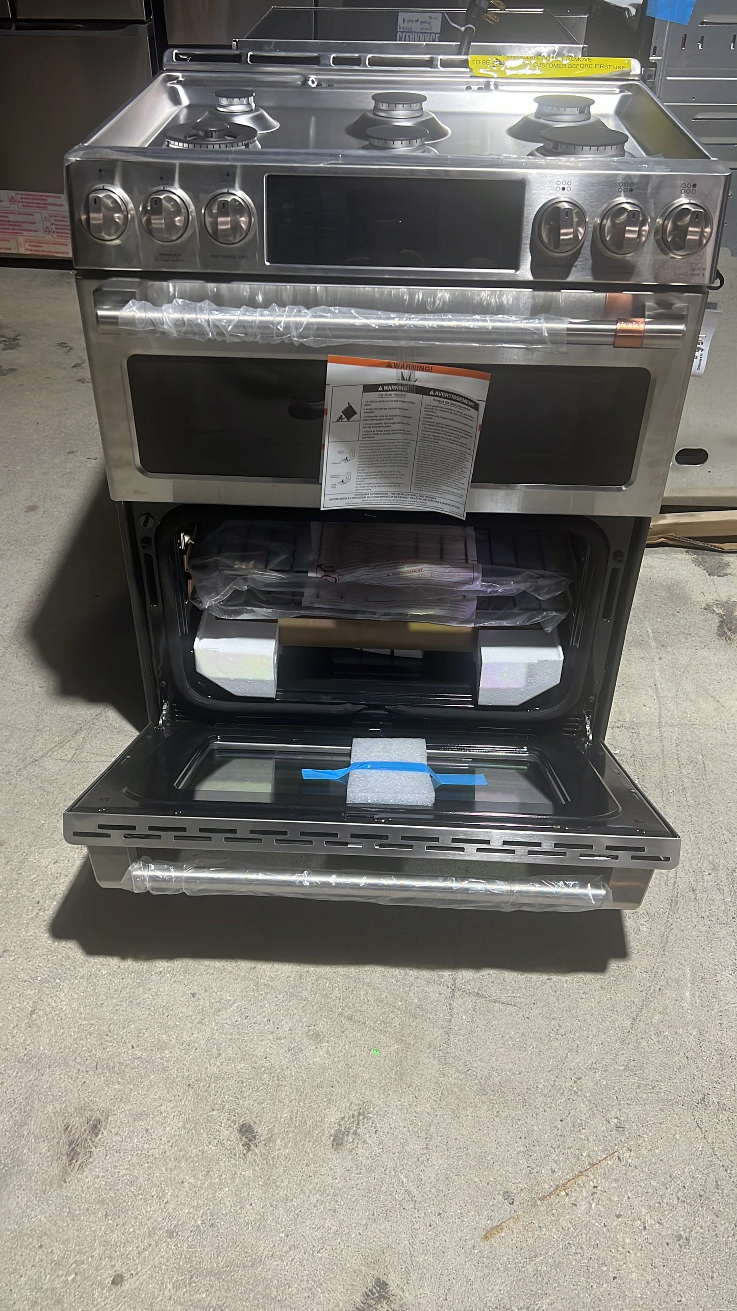 Cafe CCGS750P2MS1 Gas Range, 30 inch Exterior Width, Self Clean, Convection, 6 Burners, 7.0 cu. ft. Capacity, 2 Ovens, Stainless Steel colour True European Convection, Self Clean Racks, Griddle