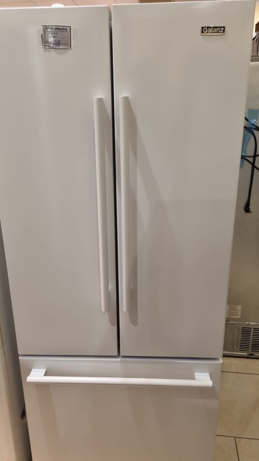 Galanz 16 cu. ft. 3-Door French Door Refrigerator, White, 28.35" Wide GLR16FWEE16 - refurbised