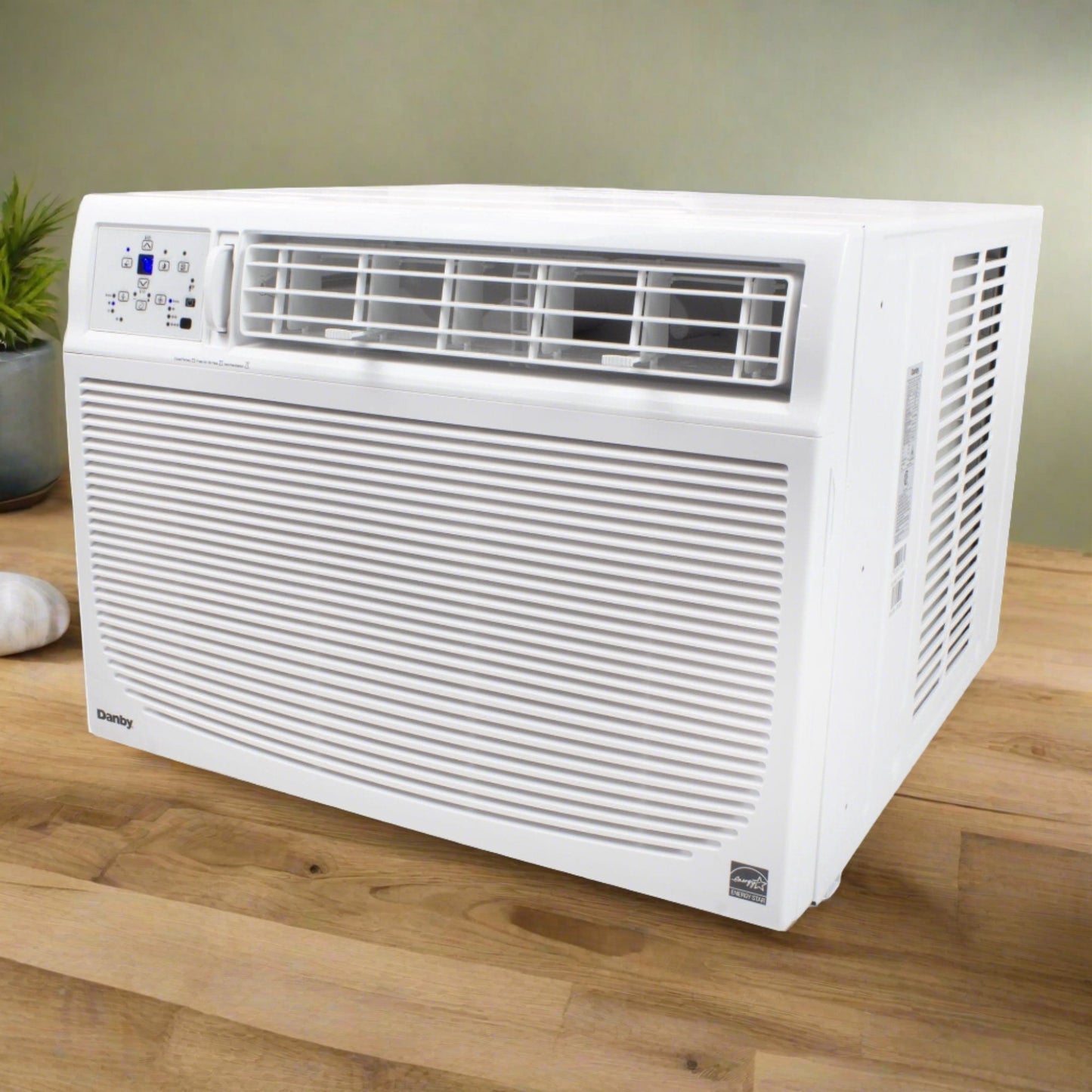 DANBY 18000 BTU WINDOW AIR CONDITIONER - WHITE - RF - DAC180EB3WDB Open Box